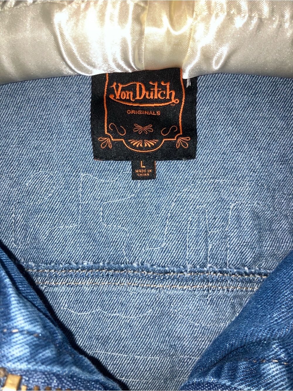 Von Dutch Women’s Cropped Denim Jacket Y2K Logo Patch Blue Jean Trucker Size L - Picture 8 of 10